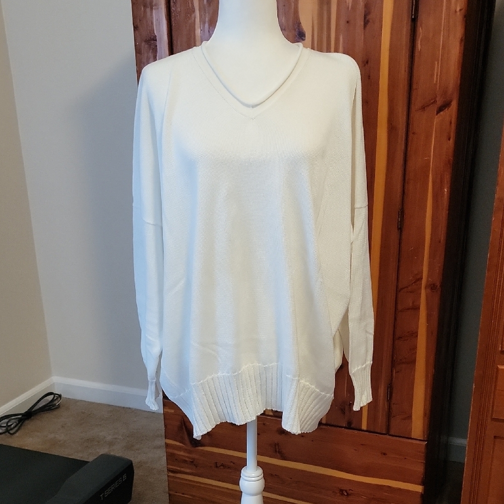 Shirin Guild White V-Neck Sweater Lightweight Knit